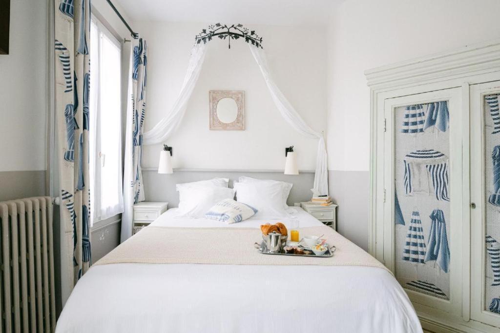 Hotel & Restaurant Le Central Trouville Habitación foto