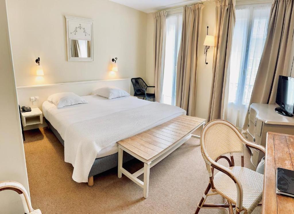 Hotel & Restaurant Le Central Trouville Habitación foto
