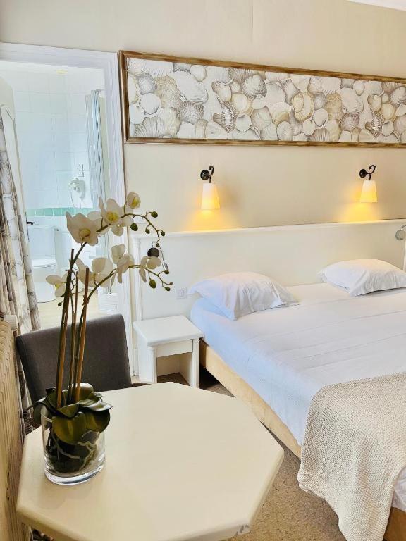 Hotel & Restaurant Le Central Trouville Habitación foto